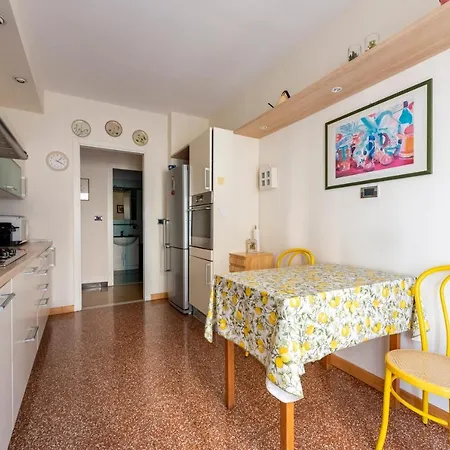 Daire Joivy Cosy Family Flat Near Sturla Beach *