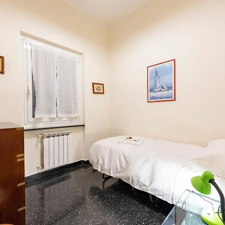 Joivy Cosy Family Flat Near Sturla Beach Lägenhet Genua